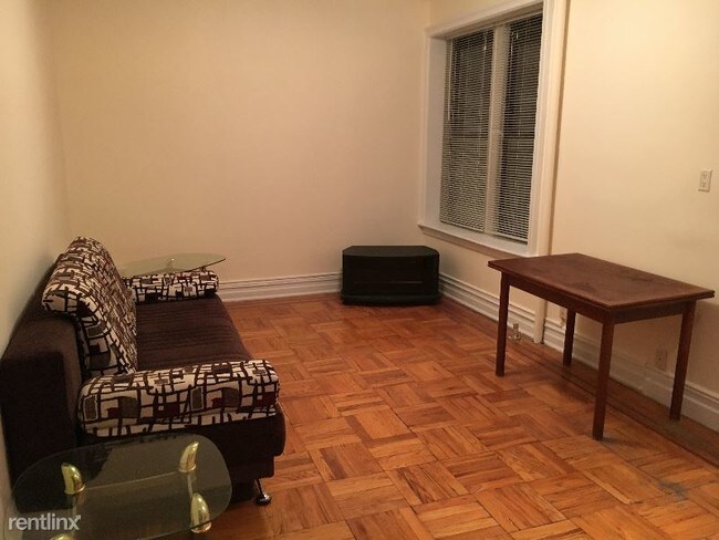 Foto del edificio - 8735 Bay Pkwy