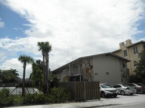 Building Photo - 817 S Federal Hwy