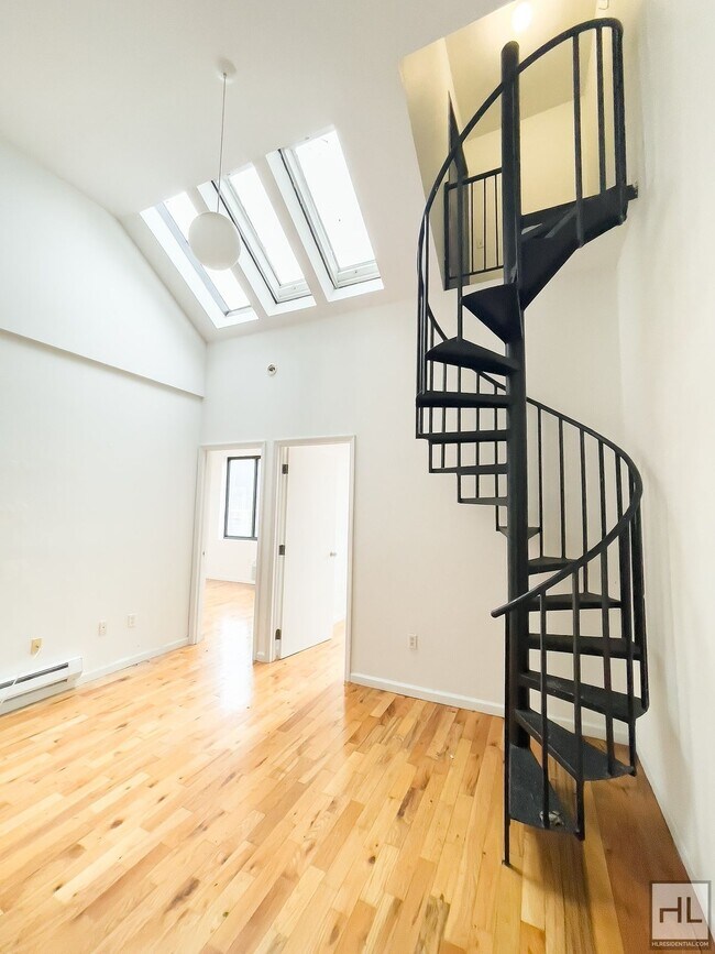 Foto del edificio - MELROSE STREET / Bushwick 3 Bed