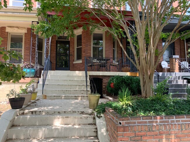 Frente de la casa - 67 W St NW