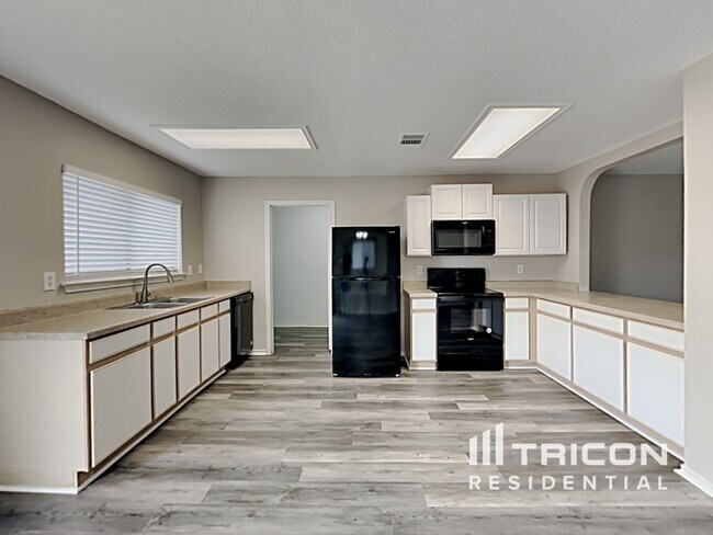 Building Photo - 6703 Beech Trail Dr