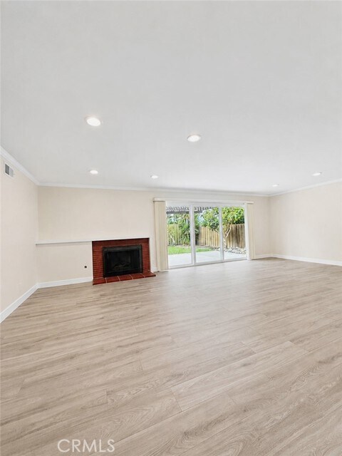 Foto del edificio - 7016 Lofty Grove Dr