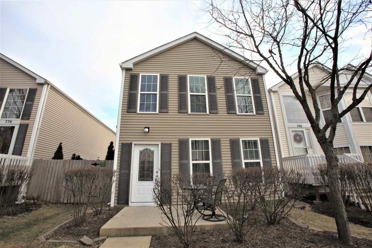 778 Four Seasons Blvd, Aurora, IL 60504 House Rental in Aurora, IL