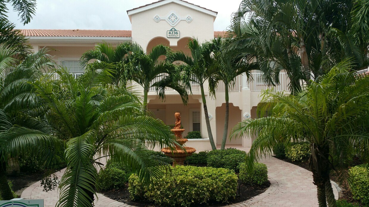 Foto principal - 4212 Central Sarasota Pky