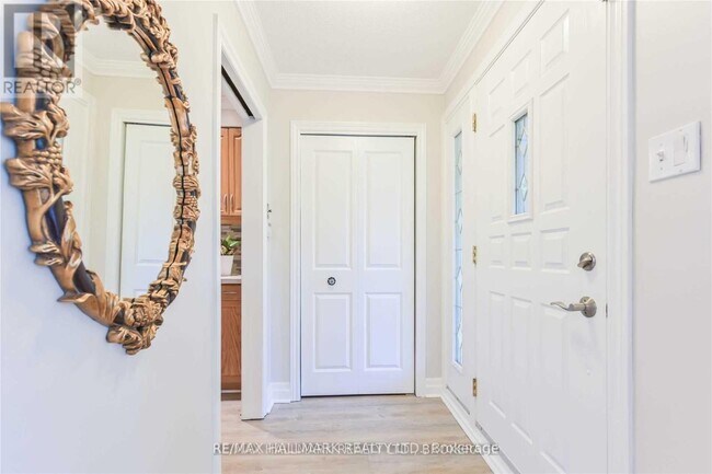 Building Photo - 687 Artreva Crescent