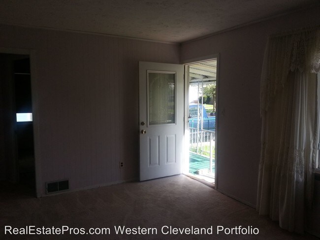Building Photo - 12614 Lena Ave
