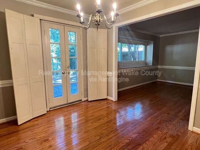 Foto del edificio - 2884 Wycliff Rd