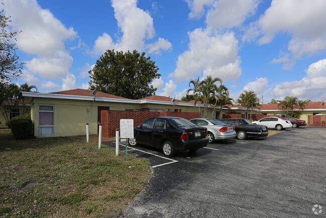 Complejo - Forest Hills Apartments