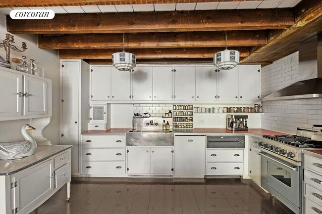 Building Photo - 29 Bethune St