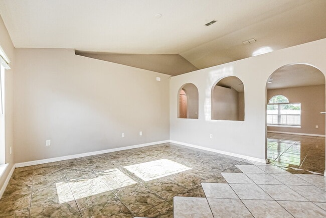 Foto del edificio - 1328 Dunbarton Ct