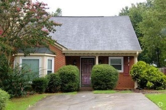 Building Photo - 135 Towergate Pl