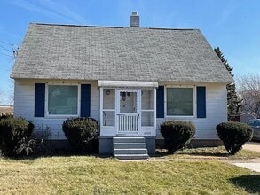 House front (Apartment in Rear) - 2823 Pittsburgh Ave