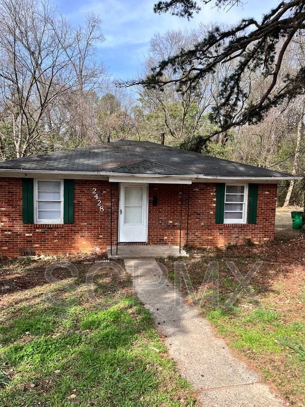 Building Photo - 2428 Crestview Dr