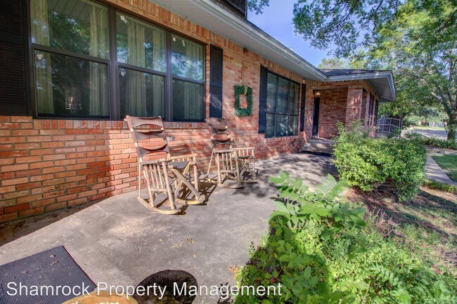 Foto del edificio - 3 br, 2 bath House - 2531 Stewart Dr