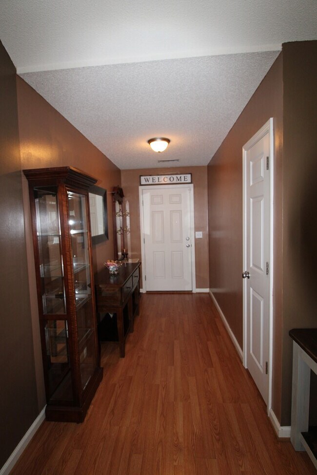 Foto del edificio - 280 Trillium Ln