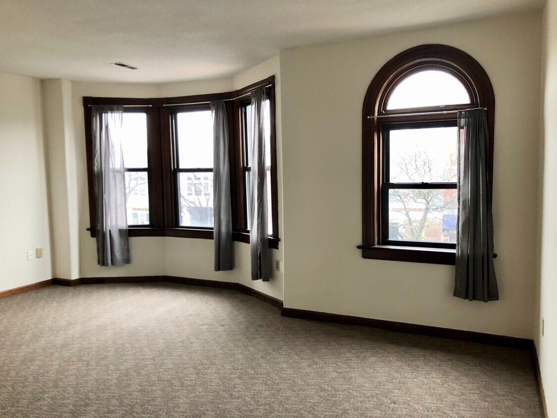 Foto principal - 489 Main St