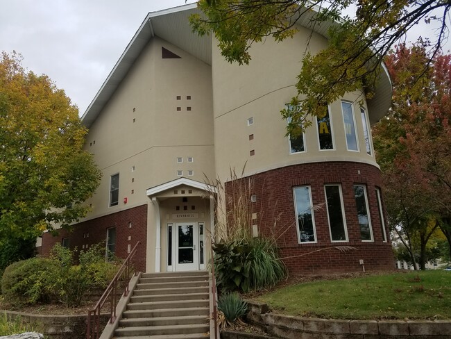 Building Photo - Riverhill