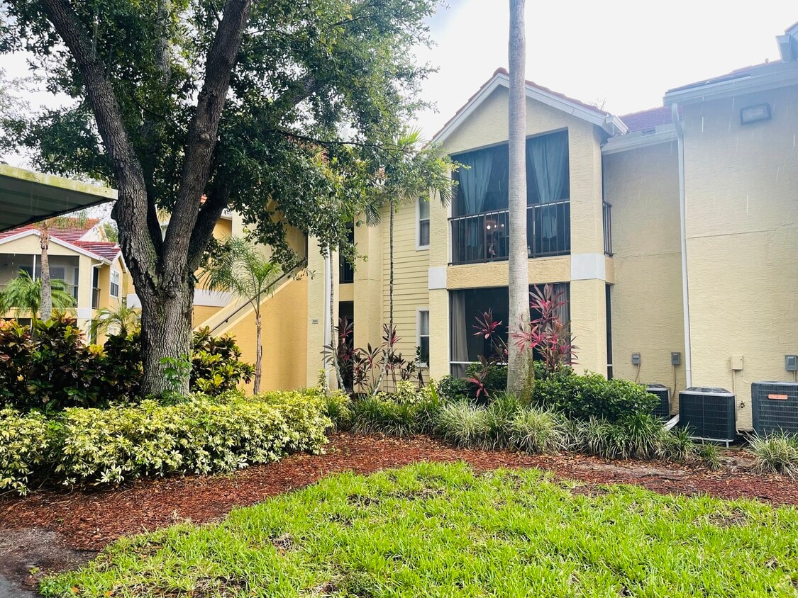 12540 Equestrian Cir Unit 502, Fort Myers, FL 33907 Condo for Rent in