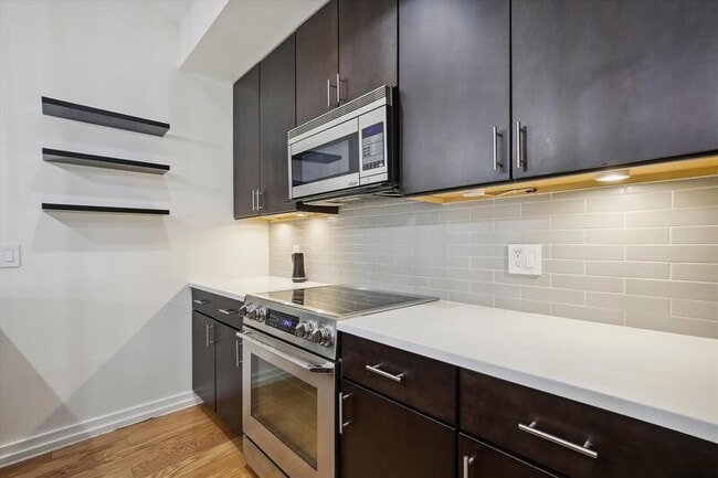 Building Photo - 1032 Otis St NE