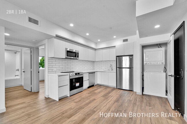 Building Photo - 1240 Magnolia Ave