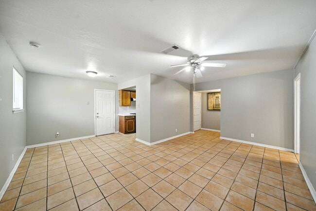 Building Photo - 9015 Ivy Spring Ln