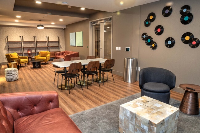 Building Photo - The Hooper