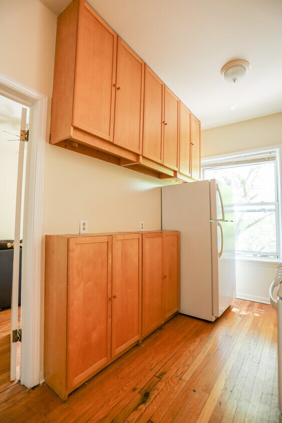 1248 W Montrose Ave Unit 220, Chicago, IL 60640 Condo for Rent in
