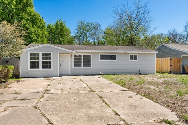 Building Photo - 7725 St Lo Rd