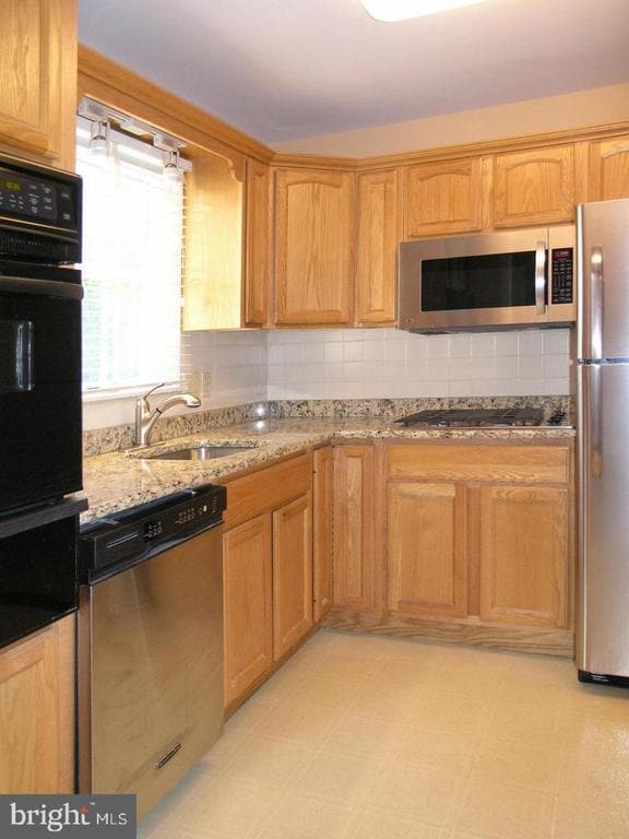 Building Photo - 2626 Bowling Green Dr