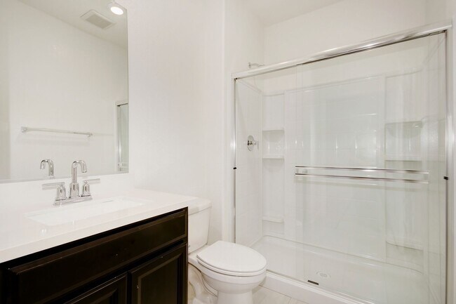 Foto del edificio - Gorgeous 4 Bedroom 3.5 bath home