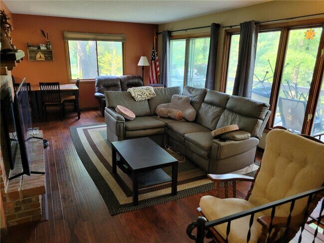 Foto del edificio - 13643 E Shore Ln SW