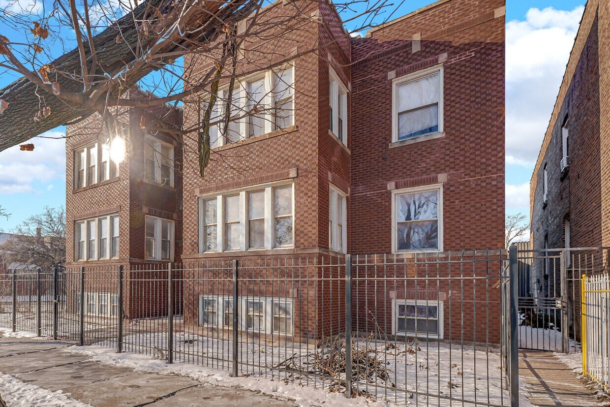 Building Photo - Charming 2-Bedroom, 1-Bathroom Apartment f...