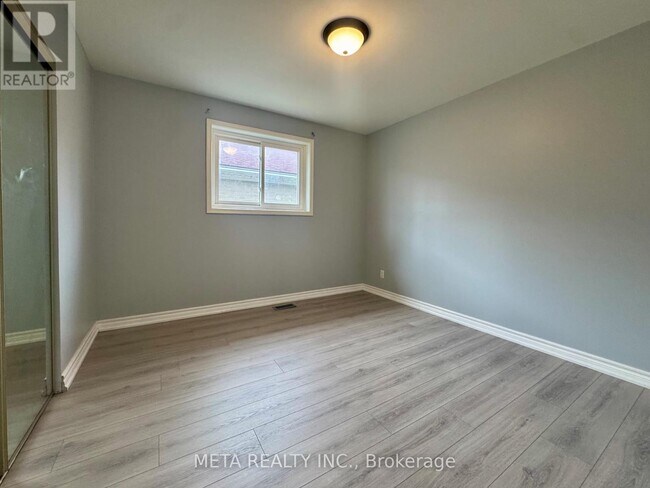 Photo du bâtiment - 29 Monterrey Dr