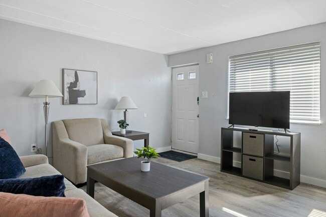 Photo - 1115 Mary Ann St Apartment