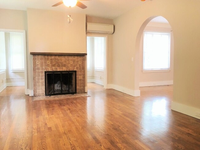 Building Photo - 4039 Kingston Pike