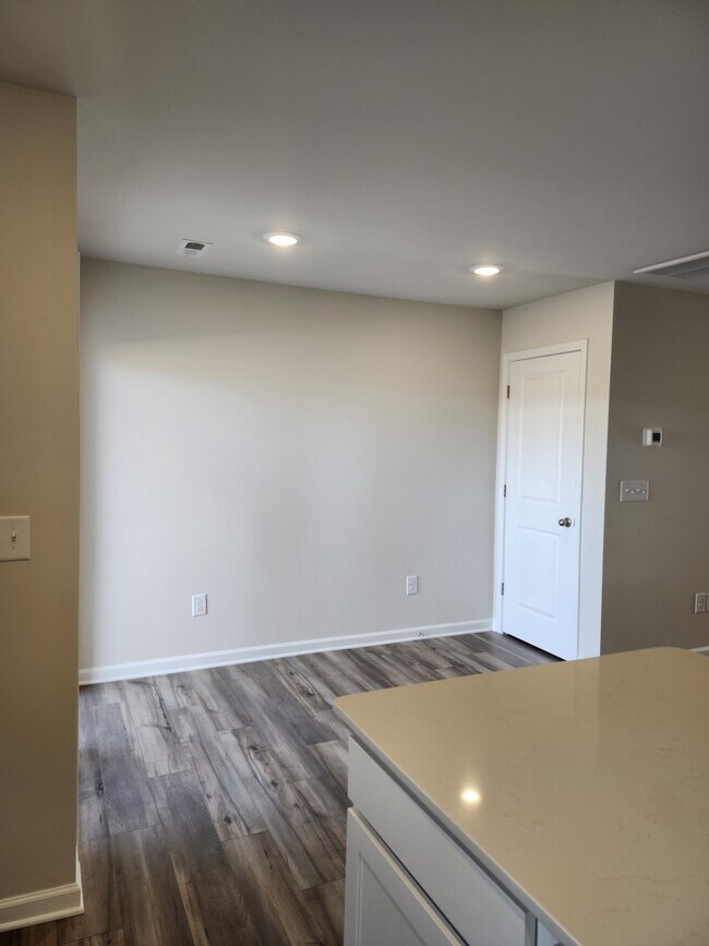 Foto del edificio - 818 Powder Br Dr