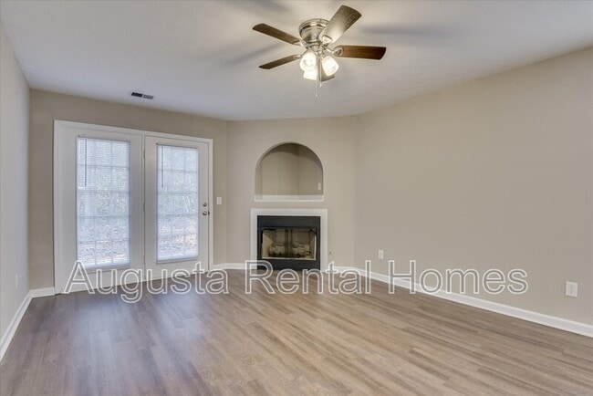 Building Photo - 108 Kelly Dr