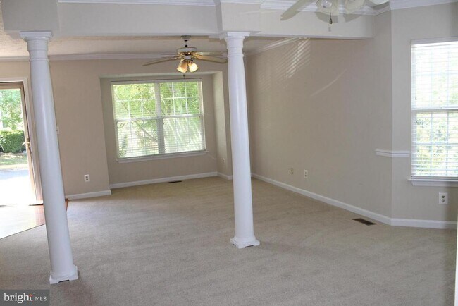 Foto del edificio - 112 Bentley Ct