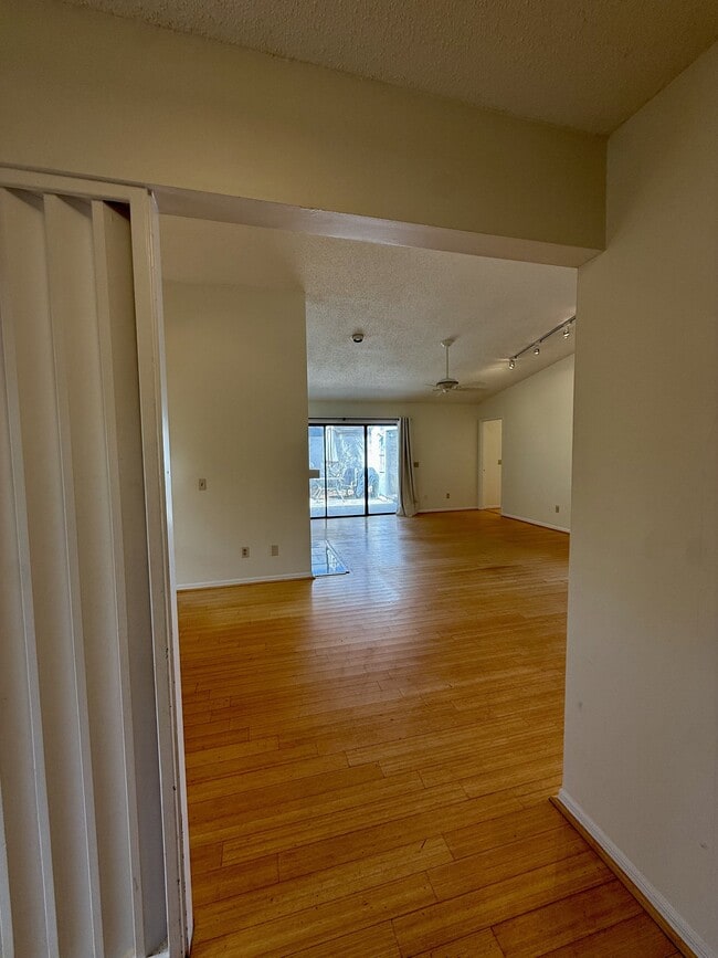 Photo - 2437 Burgundy Ct House