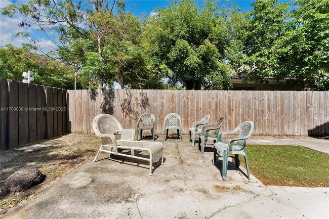 Foto del edificio - 9646 SW 151 Ave