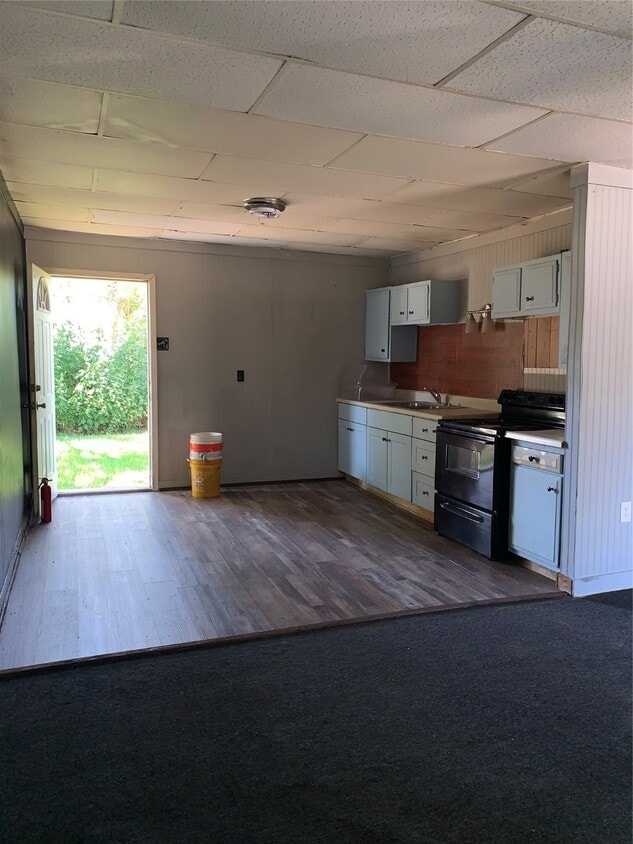 Building Photo - 2217 Leaman Ave