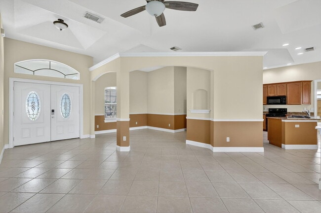 Building Photo - 379 NW La Playa St