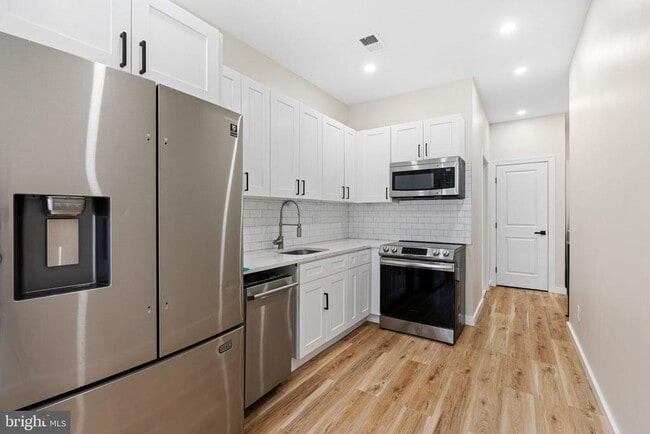 Building Photo - 1250 S 27th St