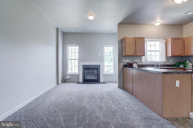 Building Photo - 6716 N Grand Brook Cir