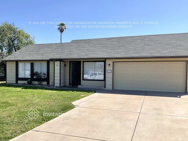 Building Photo - 811 E Hillview Cir