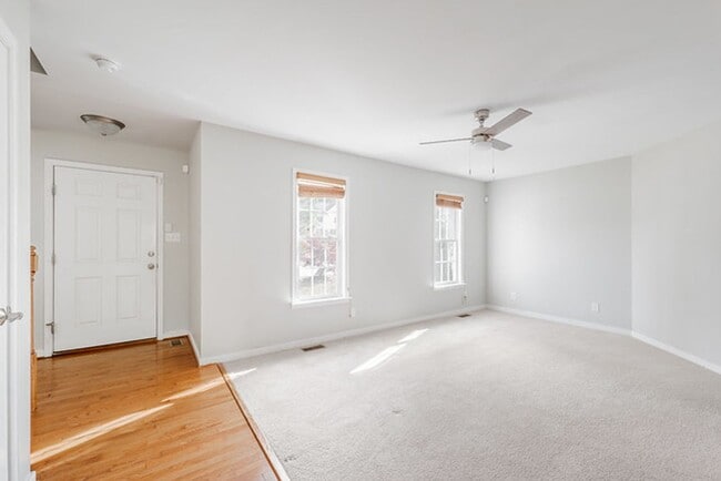 Building Photo - Charming 4 bedroom Colonial in Midlothian!