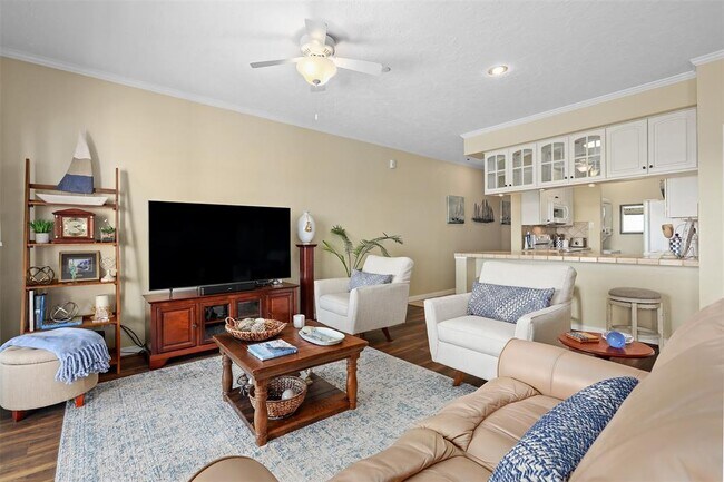 Foto del edificio - 351 Lakeside Ln