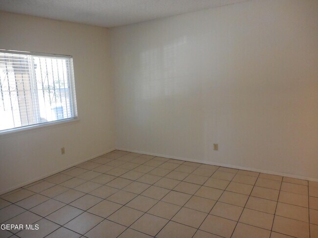 Foto del edificio - 1638 Rick Rhodes Dr