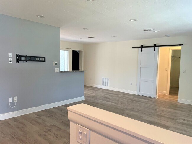 Foto del edificio - Annual Rental – Updated Nokomis Single Fam...