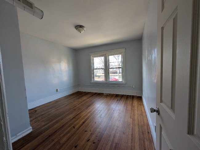 Building Photo - 152 Brook St